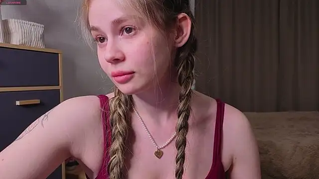 Snapshot of Dipamelly chatting on April 2026 02:59:01 PM Dipamelly online show from April 2026 02:59:01 PM