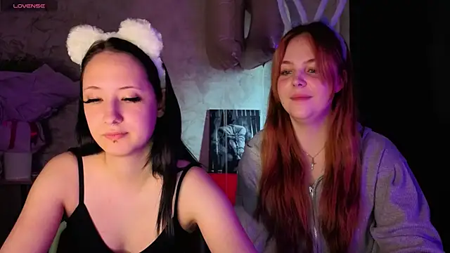 Snapshot of Elle_Funning chatting on April 2026 09:08:01 AM Elle Funning online show from April 2026 09:08:01 AM