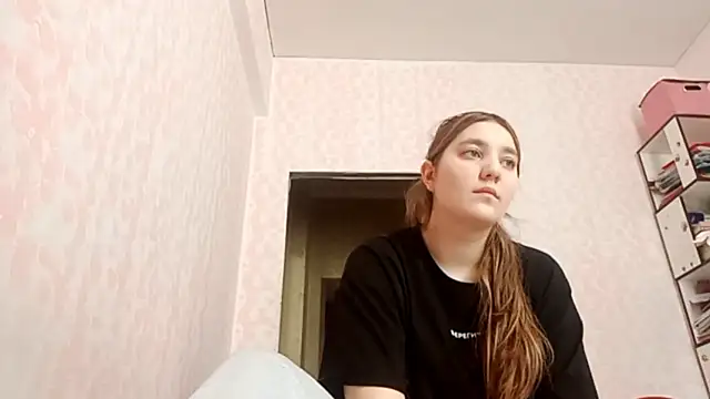 Snapshot of JanineThielman chatting on April 2026 03:40:02 AM JanineThielman online show from April 2026 03:40:02 AM