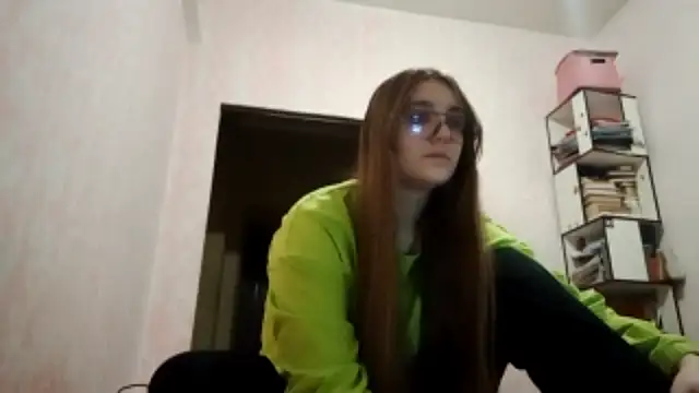 Snapshot of JanineThielman chatting on April 2026 12:58:02 PM JanineThielman online show from April 2026 12:58:02 PM