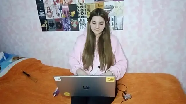 Snapshot of JanineThielman chatting on April 2026 12:43:02 PM JanineThielman online show from April 2026 12:43:02 PM