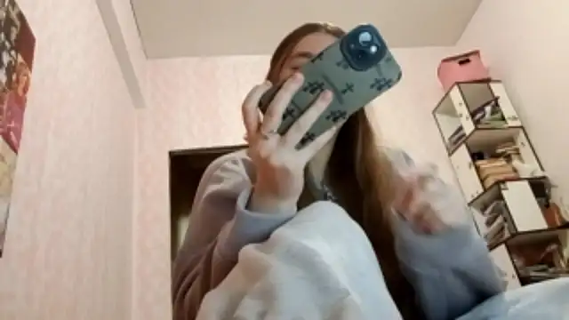 Snapshot of JanineThielman chatting on April 2026 06:09:01 AM JanineThielman online show from April 2026 06:09:01 AM