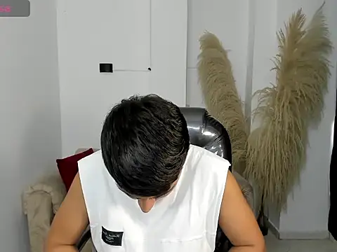 Snapshot of oliver_kooper21 chatting on February 2026 12:27:01 PM oliver kooper21 online show from February 2026 12:27:01 PM