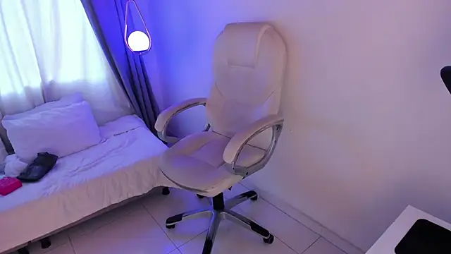 Snapshot of NixieSterling chatting on March 2026 08:02:02 PM NixieSterling online show from March 2026 08:02:02 PM