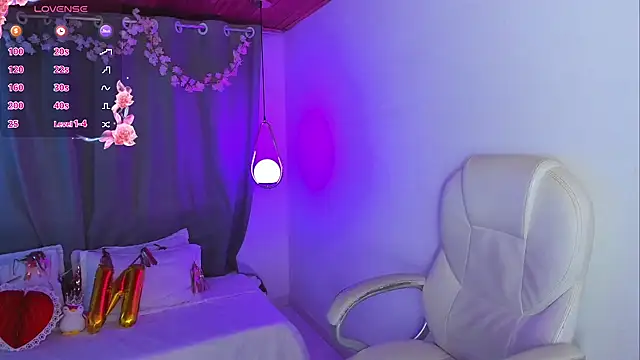 Snapshot of NixieSterling chatting on April 2026 01:42:02 AM NixieSterling online show from April 2026 01:42:02 AM