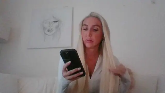 Snapshot of kinkykara25 chatting on February 2026 01:09:02 PM kinkykara25 online show from February 2026 01:09:02 PM