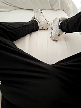 Snapshot of Kiffeur2Tn chatting on March 2026 08:10:02 AM Kiffeur2Tn online show from March 2026 08:10:02 AM