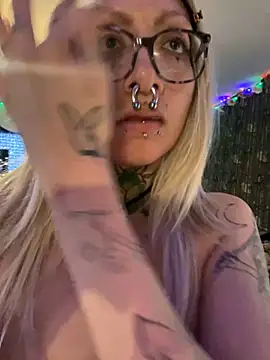 Snapshot of nightmar3doll chatting on April 2026 12:50:02 AM nightmar3doll online show from April 2026 12:50:02 AM