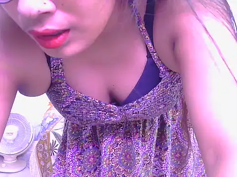 Snapshot of Aayesha-queen chatting on March 2026 03:56:01 AM Aayesha-queen online show from March 2026 03:56:01 AM