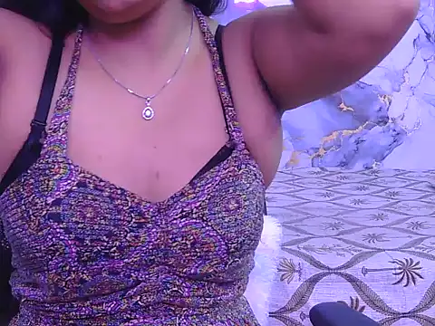 Snapshot of Aayesha-queen chatting on March 2026 03:56:01 AM Aayesha-queen online show from March 2026 03:56:01 AM
