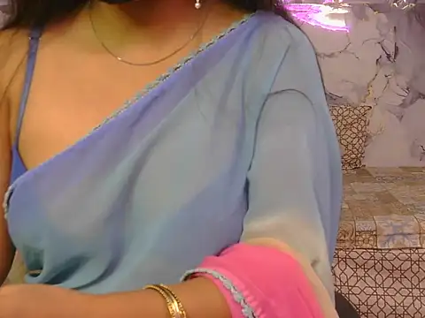 Snapshot of Aayesha-queen chatting on June 2026 04:03:02 AM Aayesha-queen online show from June 2026 04:03:02 AM