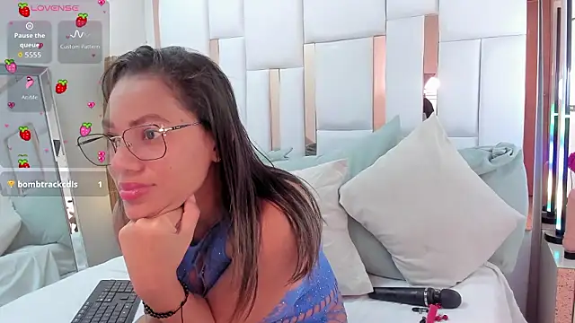 charlottehart1 online show from February 2026 04:35:02 AM