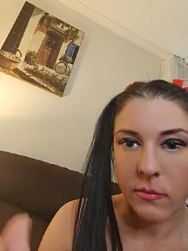 Snapshot of NovaRedux chatting on April 2026 04:45:01 AM NovaRedux online show from April 2026 04:45:01 AM