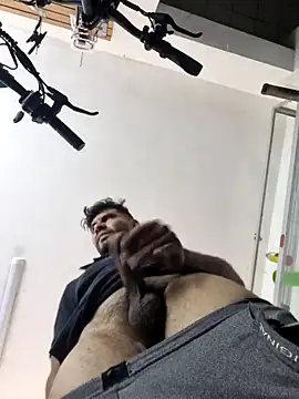 Snapshot of boyp3netrat0r chatting on April 2026 06:35:01 PM boyp3netrat0r online show from April 2026 06:35:01 PM