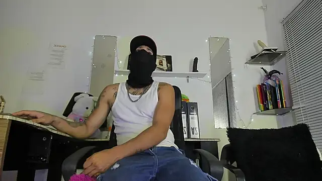Snapshot of xKhatherinxx chatting on April 2026 12:16:02 AM xKhatherinxx online show from April 2026 12:16:02 AM