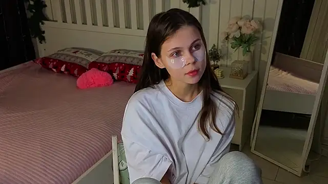 Snapshot of EarthaLevra chatting on March 2026 06:13:02 PM EarthaLevra online show from March 2026 06:13:02 PM