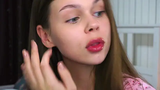 Snapshot of EarthaLevra chatting on April 2026 08:23:01 PM EarthaLevra online show from April 2026 08:23:01 PM