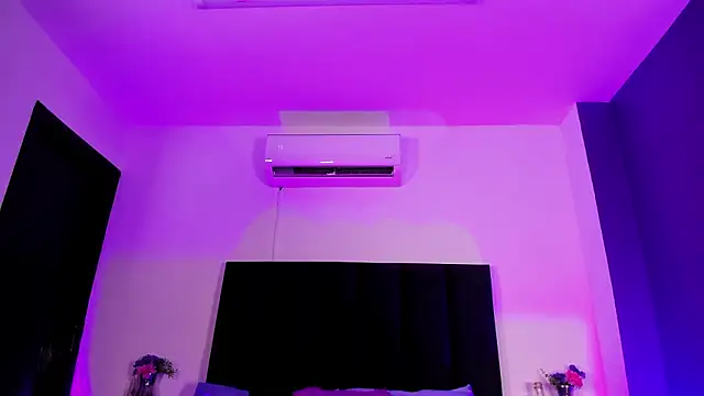 Snapshot of scarlet__ray_ chatting on March 2026 10:44:02 AM scarlet ray online show from March 2026 10:44:02 AM