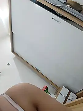 Snapshot of Jinnie_sexy chatting on April 2026 06:02:01 AM Jinnie sexy online show from April 2026 06:02:01 AM