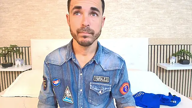 Adams Sanz online show from March 2026 07:08:02 PM