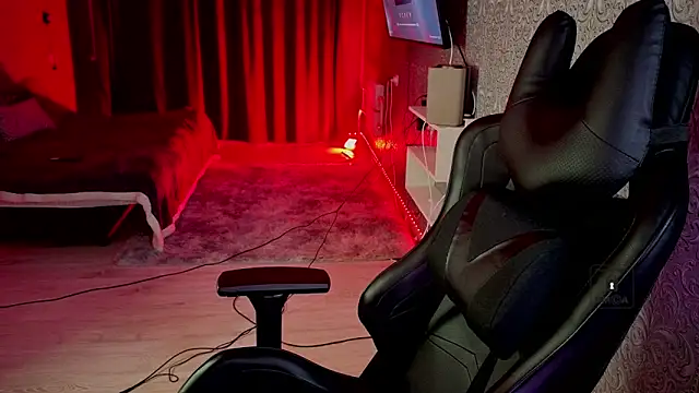 Snapshot of Karl_Night_ chatting on April 2026 06:08:02 PM Karl Night online show from April 2026 06:08:02 PM