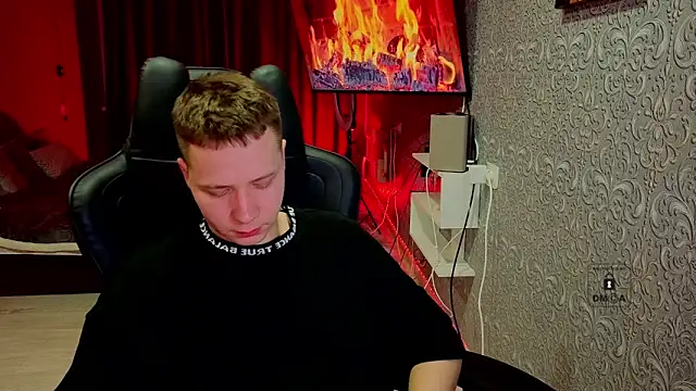 Snapshot of Karl_Night_ chatting on April 2026 05:52:02 PM Karl Night online show from April 2026 05:52:02 PM