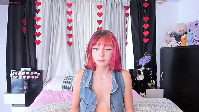 Snapshot of dafnne__hall chatting on April 2026 07:47:02 PM dafnne hall online show from April 2026 07:47:02 PM