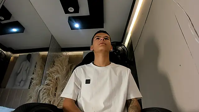 DylanRoyce  online show from April 2026 12:13:01 PM