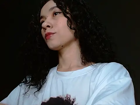 Snapshot of helena_hadler chatting on April 2026 12:46:02 AM helena hadler online show from April 2026 12:46:02 AM