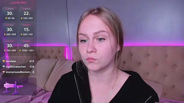 stacy moorex online show from June 2026 12:43:02 AM