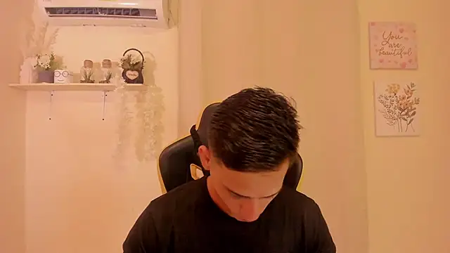 Snapshot of sexy_andres01 chatting on March 2026 05:03:02 AM sexy andres01 online show from March 2026 05:03:02 AM