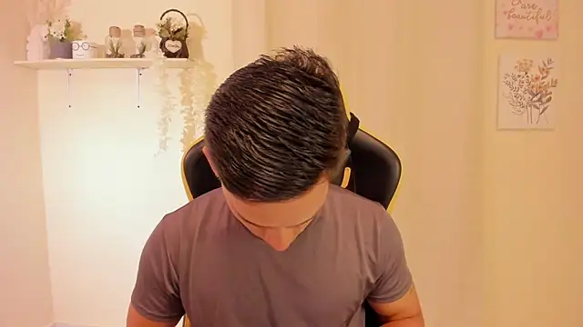 Snapshot of sexy_andres01 chatting on March 2026 11:33:01 PM sexy andres01 online show from March 2026 11:33:01 PM