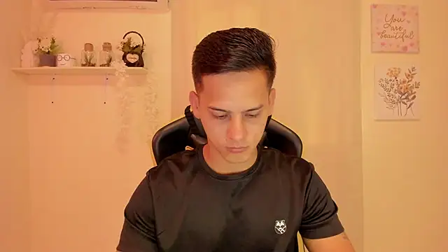 Snapshot of sexy_andres01 chatting on March 2026 02:45:02 PM sexy andres01 online show from March 2026 02:45:02 PM