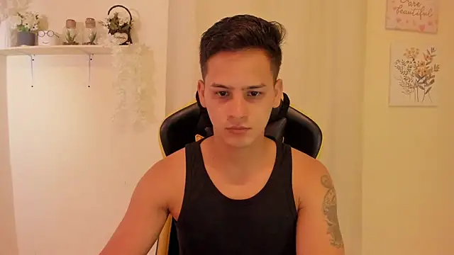 Snapshot of sexy_andres01 chatting on April 2026 02:11:02 PM sexy andres01 online show from April 2026 02:11:02 PM