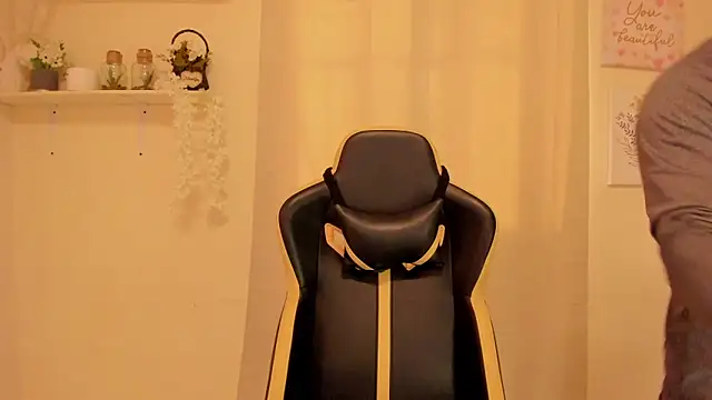 Snapshot of sexy_andres01 chatting on April 2026 02:53:02 PM sexy andres01 online show from April 2026 02:53:02 PM