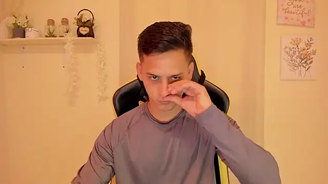 Snapshot of sexy_andres01 chatting on April 2026 01:14:02 PM sexy andres01 online show from April 2026 01:14:02 PM