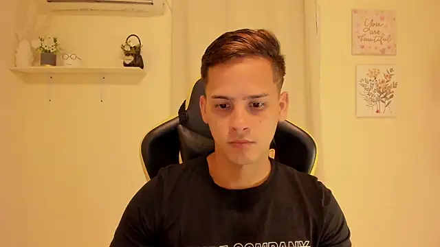 sexy andres01 online show from June 2026 09:53:01 PM