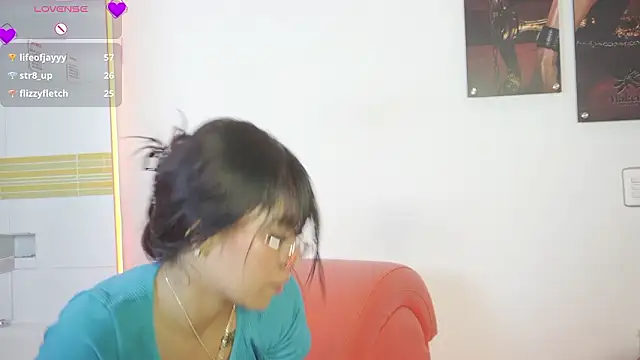 Snapshot of Petitte_Mussa chatting on March 2026 02:04:02 AM Petitte Mussa online show from March 2026 02:04:02 AM