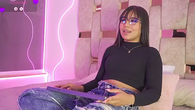 Snapshot of Petitte_Mussa chatting on March 2026 04:01:02 AM Petitte Mussa online show from March 2026 04:01:02 AM