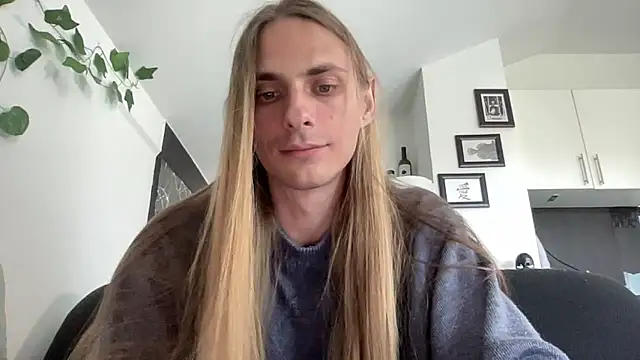 Snapshot of mi_chyort chatting on April 2026 02:47:01 PM mi chyort online show from April 2026 02:47:01 PM