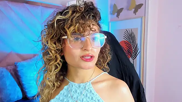 Snapshot of emilyjonesss_ chatting on March 2026 08:06:02 PM emilyjonesss online show from March 2026 08:06:02 PM