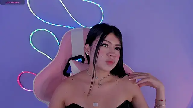 miacapone online show from April 2026 07:07:02 PM