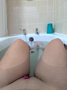 Snapshot of Bwildside chatting on April 2026 06:41:01 PM Bwildside online show from April 2026 06:41:01 PM