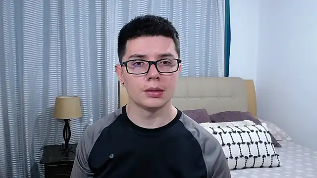 BlackFoXXX69 online show from April 2026 07:15:02 PM