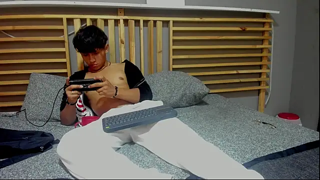 clark ken01 online show from April 2026 09:04:01 PM