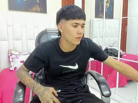 Snapshot of Thiago_collinss chatting on March 2026 10:04:02 PM Thiago collinss online show from March 2026 10:04:02 PM