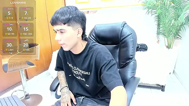 Snapshot of Thiago_collinss chatting on April 2026 10:40:02 PM Thiago collinss online show from April 2026 10:40:02 PM