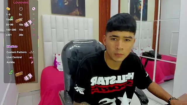 Snapshot of Thiago_collinss chatting on April 2026 10:11:01 PM Thiago collinss online show from April 2026 10:11:01 PM