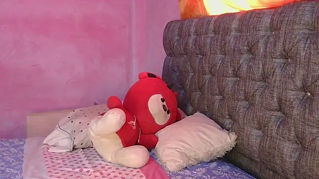 Snapshot of mia_luna88 chatting on March 2026 04:18:02 AM mia luna88 online show from March 2026 04:18:02 AM