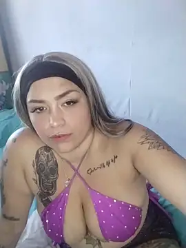 Cristal queen  online show from April 2026 05:03:01 PM